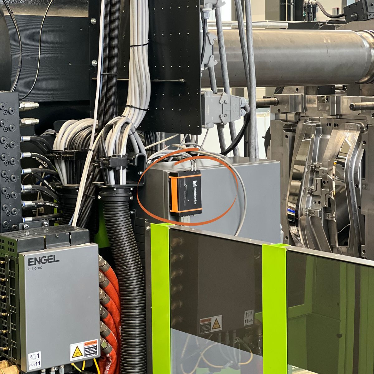 U-Werkzeug mit installierter Moldsonics Messtechnik beim Surface Vision Day 2026